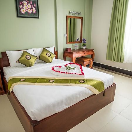 Ny Ka Smy Hotel Пном Пен Екстериор снимка