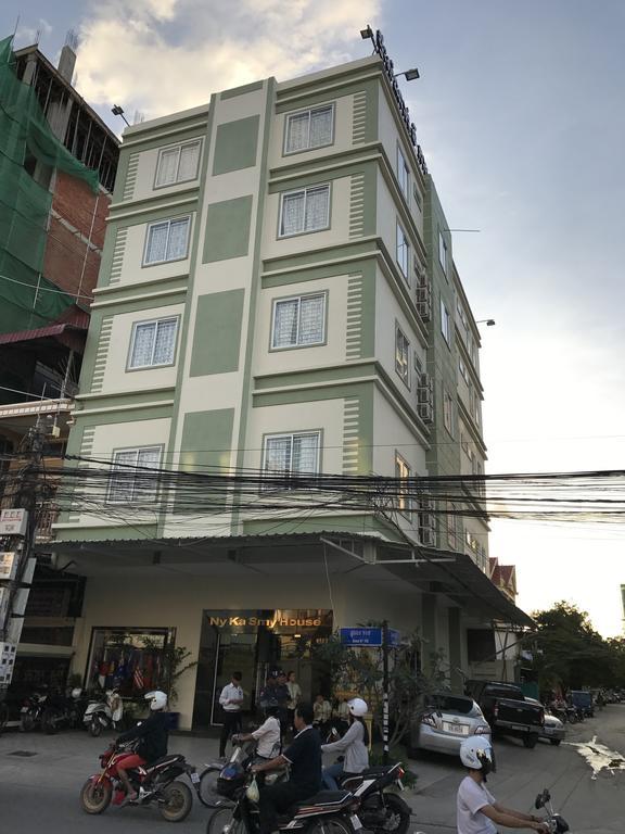 Ny Ka Smy Hotel Пном Пен Екстериор снимка