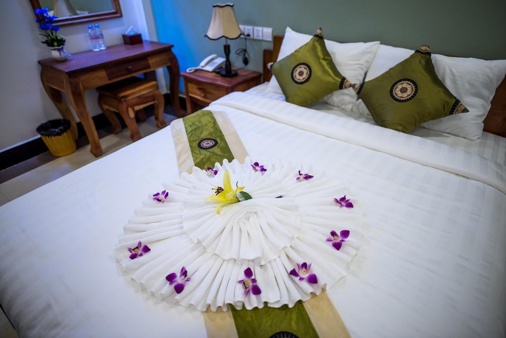 Ny Ka Smy Hotel Пном Пен Екстериор снимка