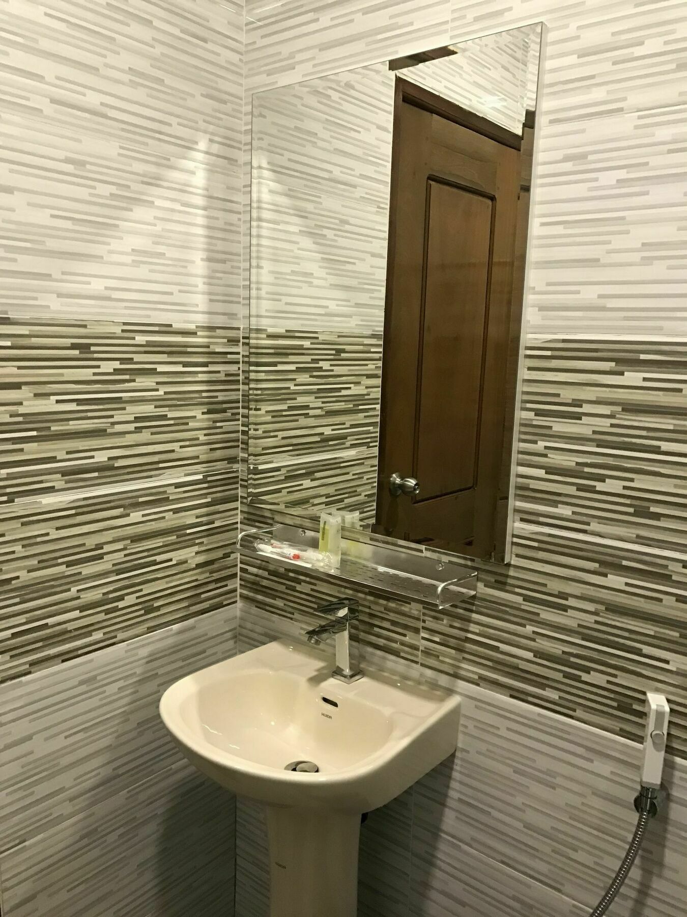 Ny Ka Smy Hotel Пном Пен Екстериор снимка