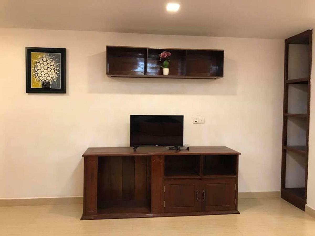 Ny Ka Smy Hotel Пном Пен Екстериор снимка